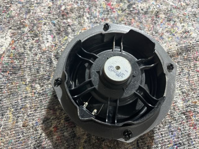 bontott SKODA OCTAVIA III Jobb hátsó Hangszóró