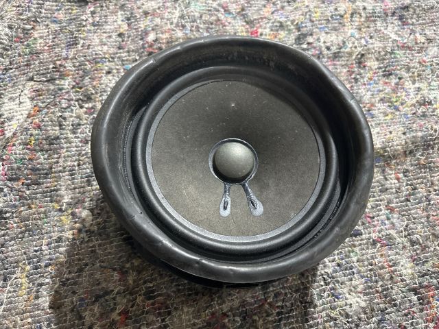 bontott SKODA OCTAVIA III Jobb hátsó Hangszóró