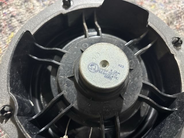 bontott SKODA OCTAVIA III Jobb hátsó Hangszóró