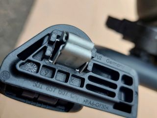 bontott SKODA OCTAVIA III Jobb hátsó Kapaszkodó (Felső)