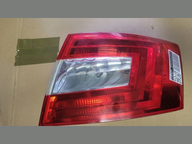 bontott SKODA OCTAVIA III Jobb Hátsó Lámpa