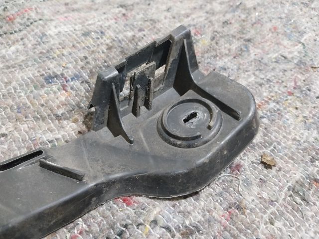 bontott SKODA OCTAVIA III Jobb hátsó Lökhárító Tartó (Műanyag)