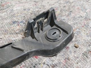 bontott SKODA OCTAVIA III Jobb hátsó Lökhárító Tartó (Műanyag)