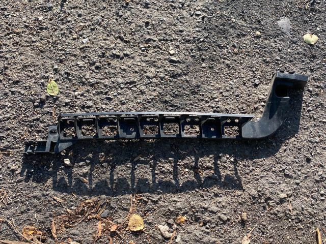 bontott SKODA OCTAVIA III Jobb hátsó Lökhárító Tartó (Műanyag)