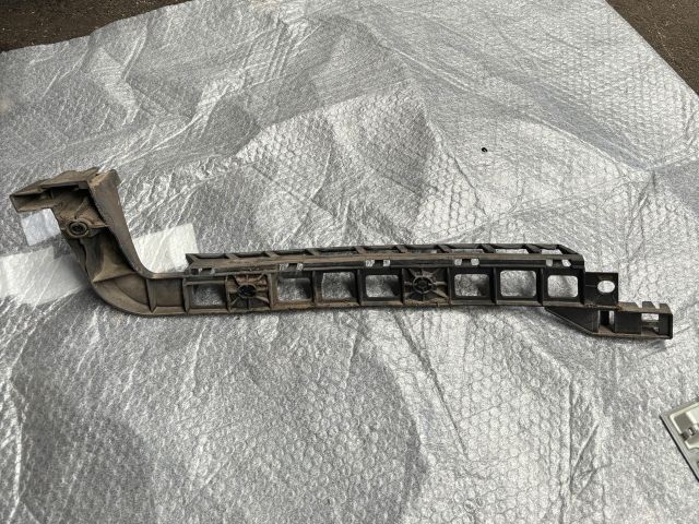 bontott SKODA OCTAVIA III Jobb hátsó Lökhárító Tartó (Műanyag)