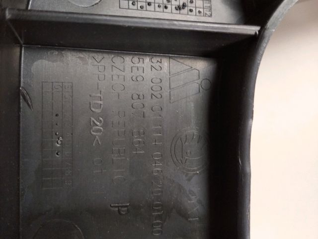 bontott SKODA OCTAVIA III Jobb hátsó Lökhárító Tartó (Műanyag)