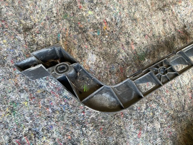 bontott SKODA OCTAVIA III Jobb hátsó Lökhárító Tartó (Műanyag)