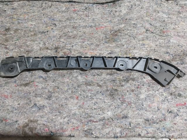 bontott SKODA OCTAVIA III Jobb hátsó Lökhárító Tartó (Műanyag)