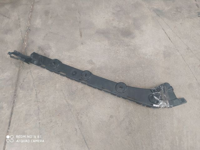 bontott SKODA OCTAVIA III Jobb hátsó Lökhárító Tartó (Műanyag)