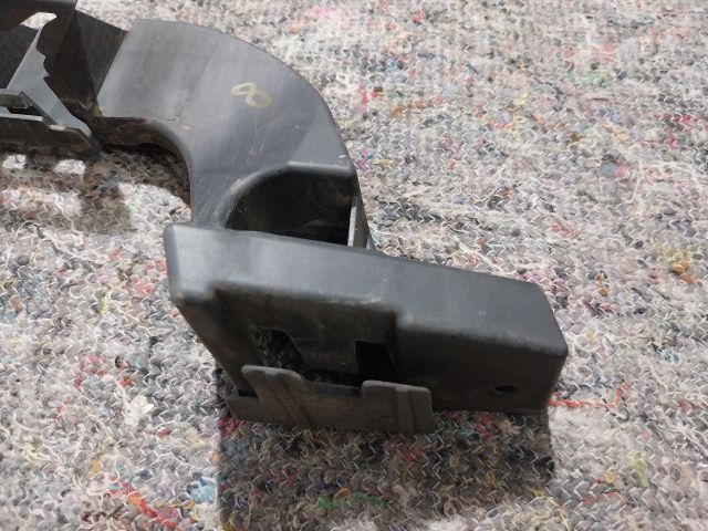 bontott SKODA OCTAVIA III Jobb hátsó Lökhárító Tartó (Műanyag)