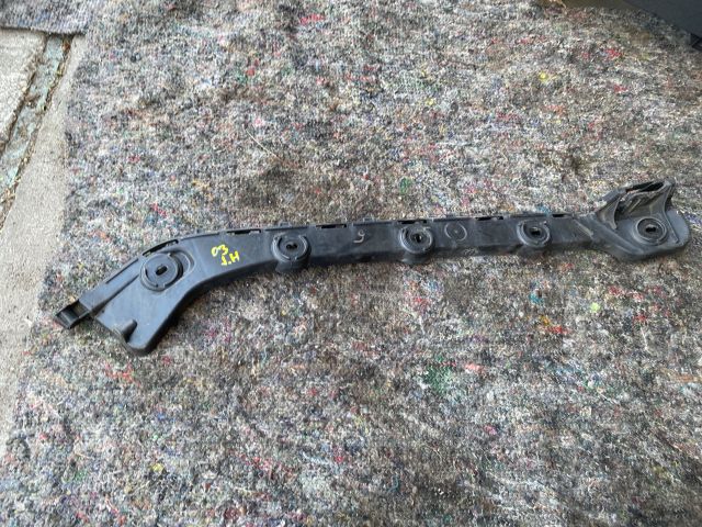 bontott SKODA OCTAVIA III Jobb hátsó Lökhárító Tartó (Műanyag)