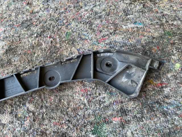 bontott SKODA OCTAVIA III Jobb hátsó Lökhárító Tartó (Műanyag)