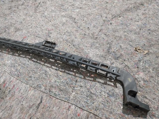 bontott SKODA OCTAVIA III Jobb hátsó Lökhárító Tartó (Műanyag)