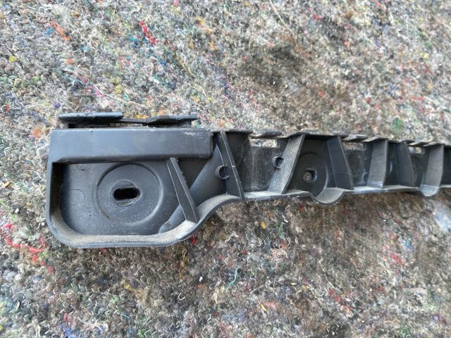 bontott SKODA OCTAVIA III Jobb hátsó Lökhárító Tartó (Műanyag)