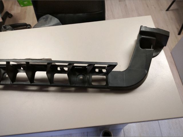 bontott SKODA OCTAVIA III Jobb hátsó Lökhárító Tartó (Műanyag)