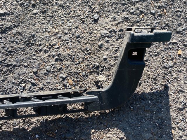 bontott SKODA OCTAVIA III Jobb hátsó Lökhárító Tartó (Műanyag)