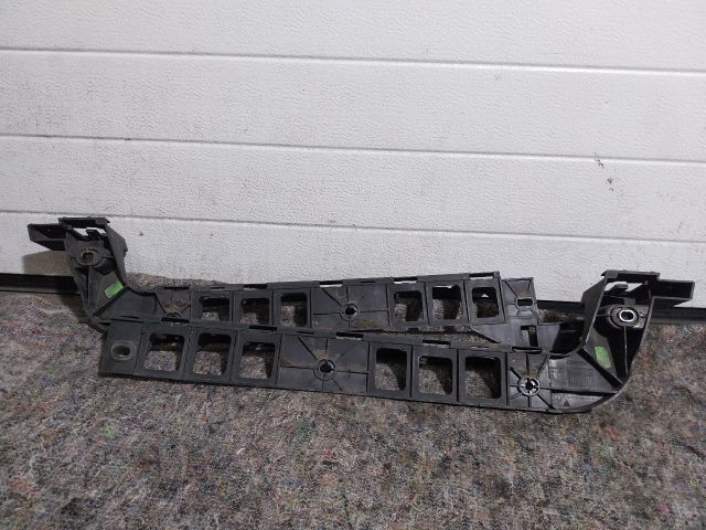 bontott SKODA OCTAVIA III Jobb hátsó Lökhárító Tartó (Műanyag)