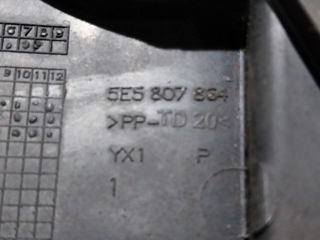 bontott SKODA OCTAVIA III Jobb hátsó Lökhárító Tartó (Műanyag)