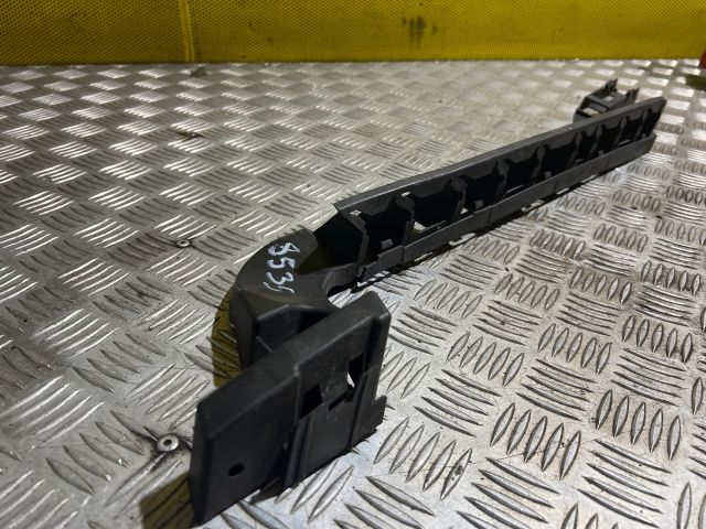 bontott SKODA OCTAVIA III Jobb hátsó Oldal Lökhárító Tartó (Műanyag)