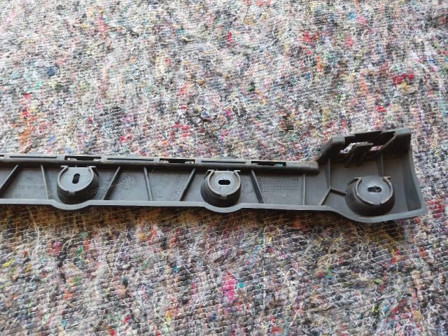 bontott SKODA OCTAVIA III Jobb hátsó Oldal Lökhárító Tartó (Műanyag)