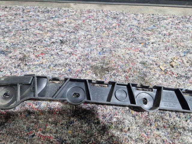 bontott SKODA OCTAVIA III Jobb hátsó Oldal Lökhárító Tartó (Műanyag)