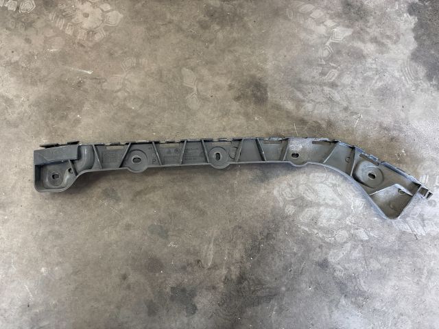 bontott SKODA OCTAVIA III Jobb hátsó Oldal Lökhárító Tartó (Műanyag)