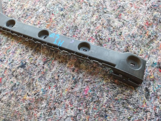 bontott SKODA OCTAVIA III Jobb hátsó Oldal Lökhárító Tartó (Műanyag)