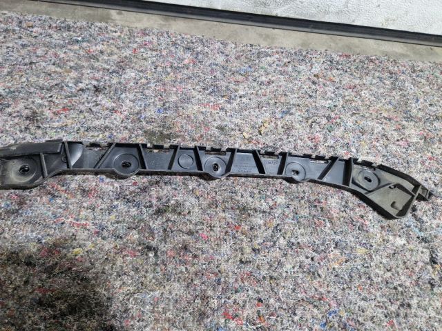 bontott SKODA OCTAVIA III Jobb hátsó Oldal Lökhárító Tartó (Műanyag)