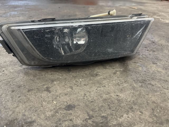 bontott SKODA OCTAVIA III Jobb Ködfényszóró