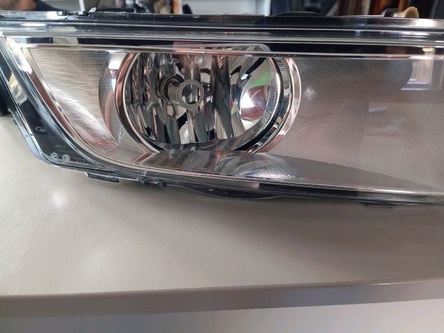 bontott SKODA OCTAVIA III Jobb Ködfényszóró