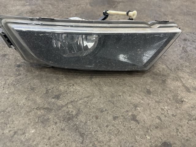 bontott SKODA OCTAVIA III Jobb Ködfényszóró