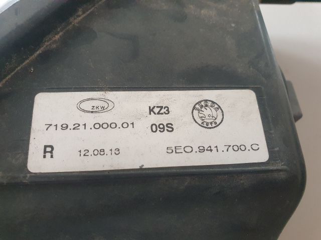 bontott SKODA OCTAVIA III Jobb Ködfényszóró