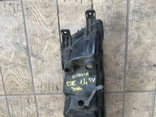 bontott SKODA OCTAVIA III Jobb Ködfényszóró