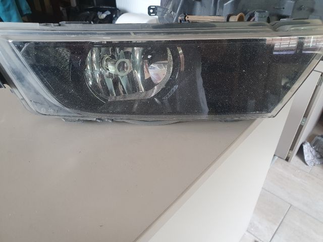 bontott SKODA OCTAVIA III Jobb Ködfényszóró
