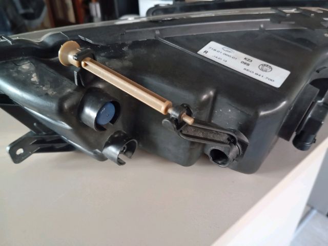 bontott SKODA OCTAVIA III Jobb Ködfényszóró