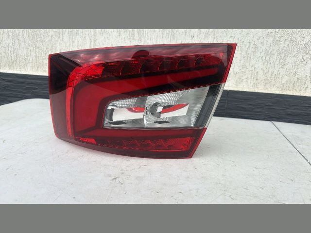 bontott SKODA OCTAVIA III Jobb Ködzárófény