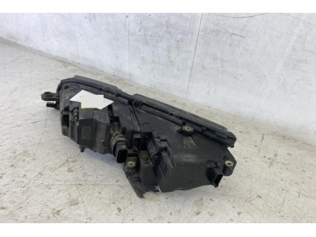 bontott SKODA OCTAVIA III Jobb Ledes Fényszóró