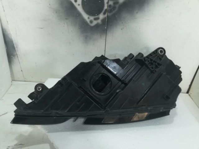 bontott SKODA OCTAVIA III Jobb Ledes Fényszóró