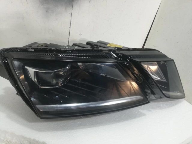 bontott SKODA OCTAVIA III Jobb Ledes Fényszóró