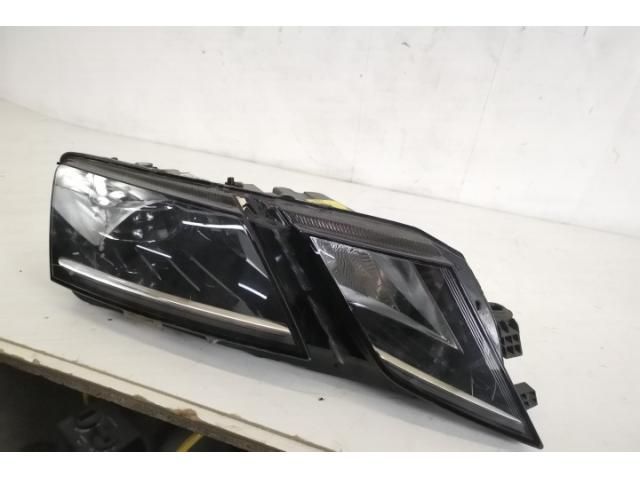 bontott SKODA OCTAVIA III Jobb Ledes Fényszóró