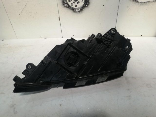 bontott SKODA OCTAVIA III Jobb Ledes Fényszóró