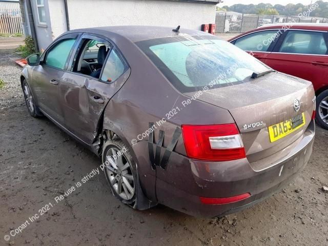 bontott SKODA OCTAVIA III Jobb Napellenző