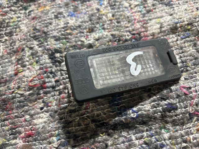 bontott SKODA OCTAVIA III Jobb Rendszámtábla Világítás