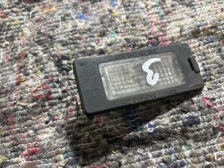 bontott SKODA OCTAVIA III Jobb Rendszámtábla Világítás