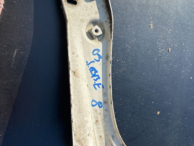 bontott SKODA OCTAVIA III Jobb Sárvédő Oldaltartó