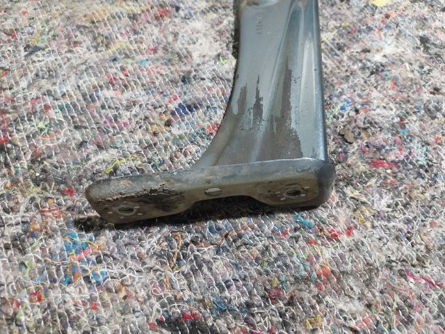 bontott SKODA OCTAVIA III Jobb Sárvédő Oldaltartó