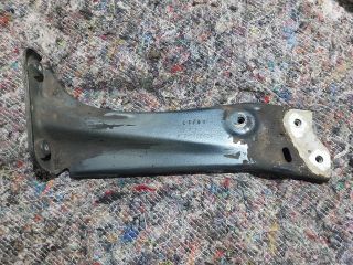 bontott SKODA OCTAVIA III Jobb Sárvédő Oldaltartó