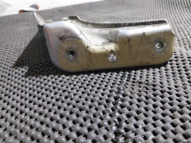 bontott SKODA OCTAVIA III Jobb Sárvédő Oldaltartó