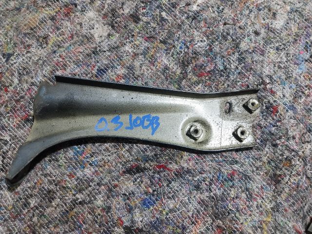 bontott SKODA OCTAVIA III Jobb Sárvédő Oldaltartó