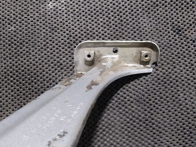 bontott SKODA OCTAVIA III Jobb Sárvédő Oldaltartó